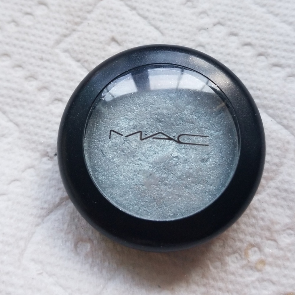 MAC pressed pigment BLUE WILLOW